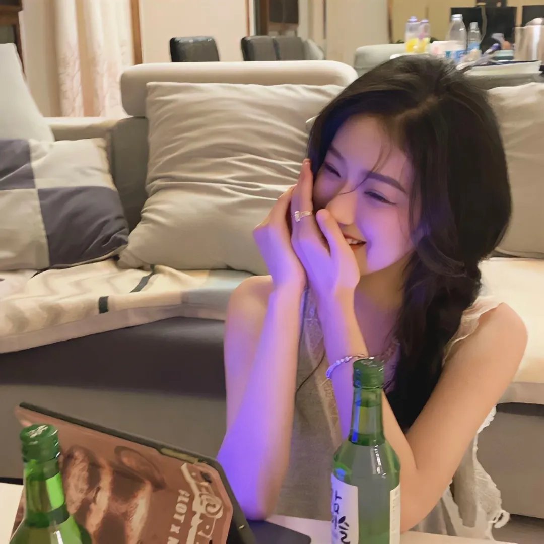 明星离婚传闻官宣恋情引爆服务器，连续多日内幕曝光，全网玩梗